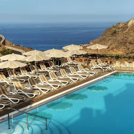 Aparthotel Holiday Club Sol Amadores 4*